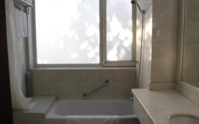 Tiantian Holiday Hotel