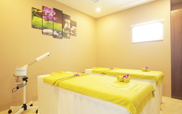 Yarra Ocean Suites Danang