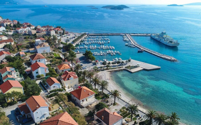 Apartments Marina