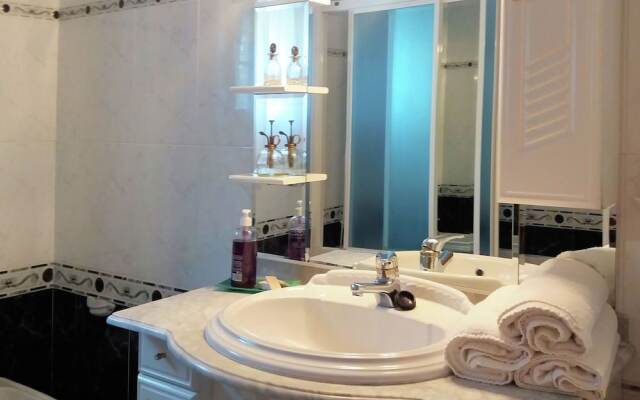 Cozy Villa in Villanueva de la Concepción with Swimming Pool