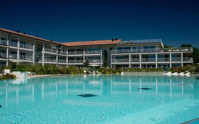Garda Lake Luxury Life