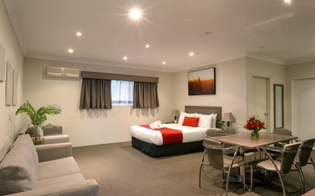 Quality Inn Parkes International – Guest Rooms – Parkes
