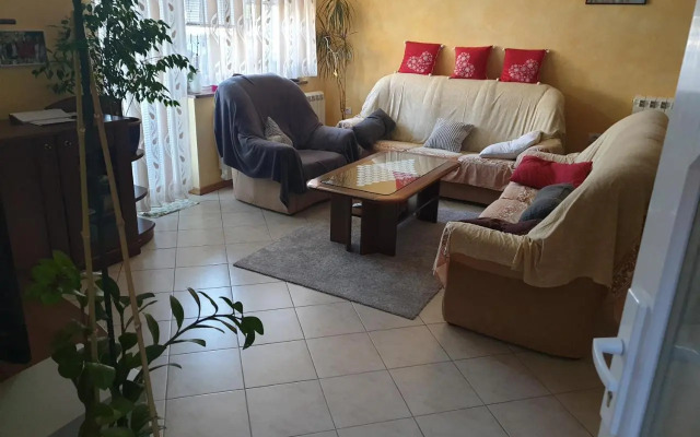 Apartment & Olive oil Valuma