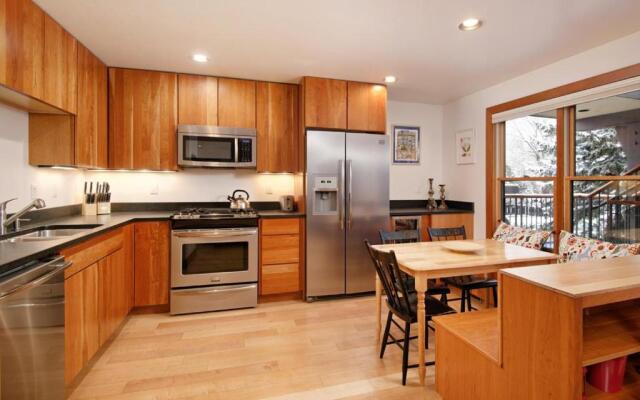 Aspen Ute Condominiums Unit 204