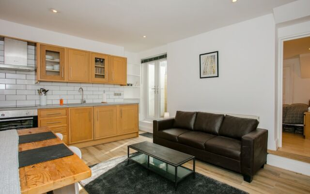 Modern 1 Bedroom Apartment in Wandsworth Road