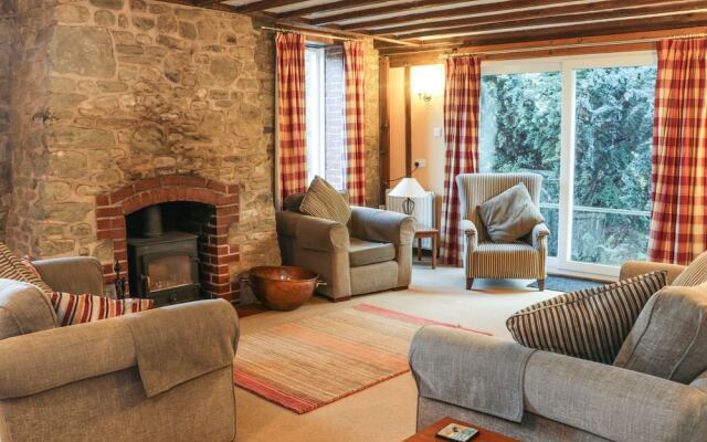 Pinstones Cottage