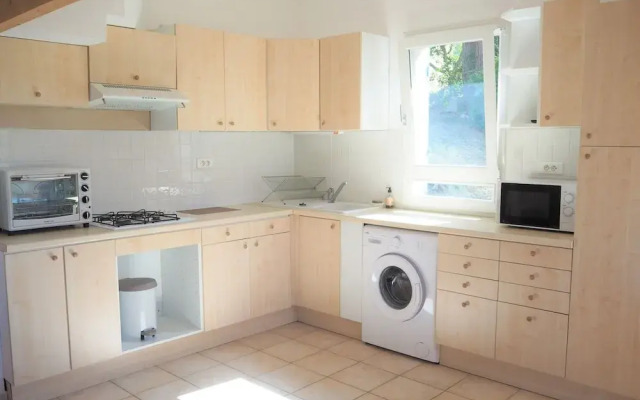 Pretty Holiday House With Private Garden, Apt