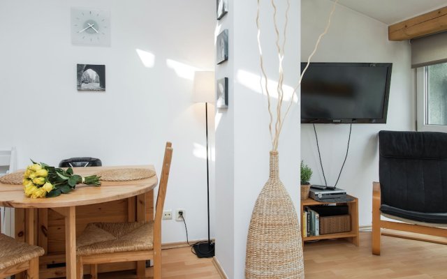 Modern and Cosy Apartment Near Krakow's Old Town