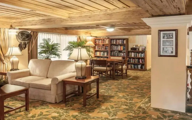 Designer Decorated Palm Beach Hotel NEW