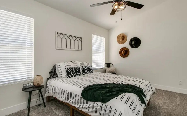 Upgraded 4-bdrm Beautiful Home W/pool!