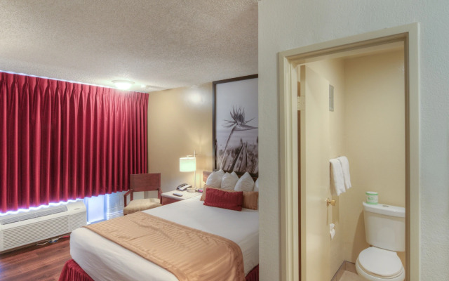 Kings Inn Anaheim at the Park & Convention Center