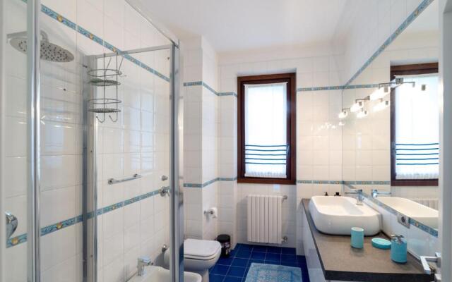 Villa Vittoria-Seasonal Warm Pool-Shared Sauna-Bellagio Village Residence