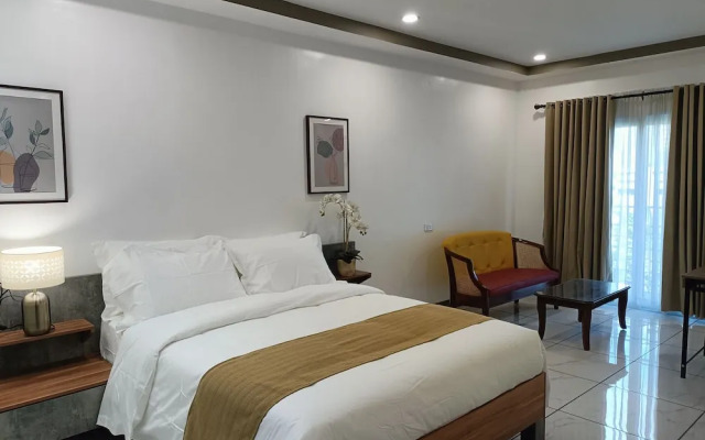 Rosh Hotel