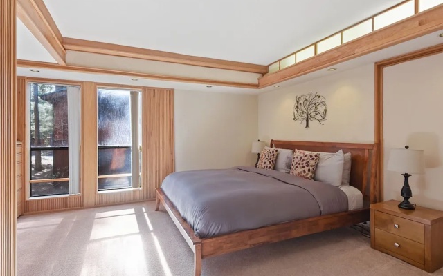 Sunset Lodge