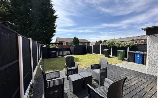 Affluent Living Apartment Perfect for Contractors