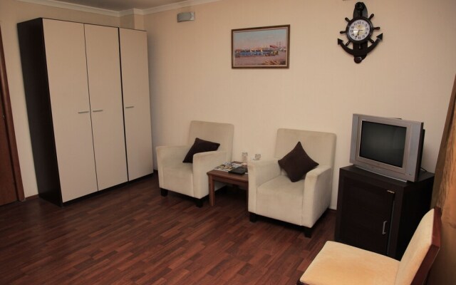 Sea Port Hotel