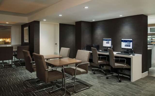 Hilton Winnipeg Airport Suites