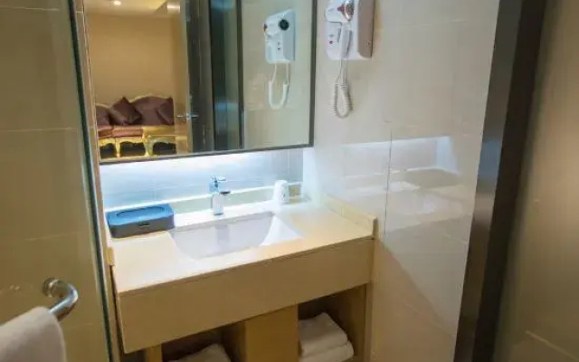 Mianzhu Huasheng Express Hotel (Lufu Shijia)