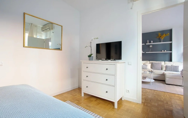 Apartment Near Retiro Park & Prado Museum Retiro I