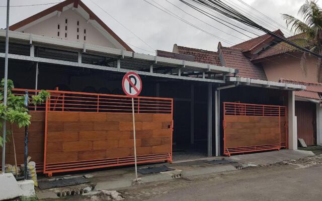 OYO 90095 Indah Homestay