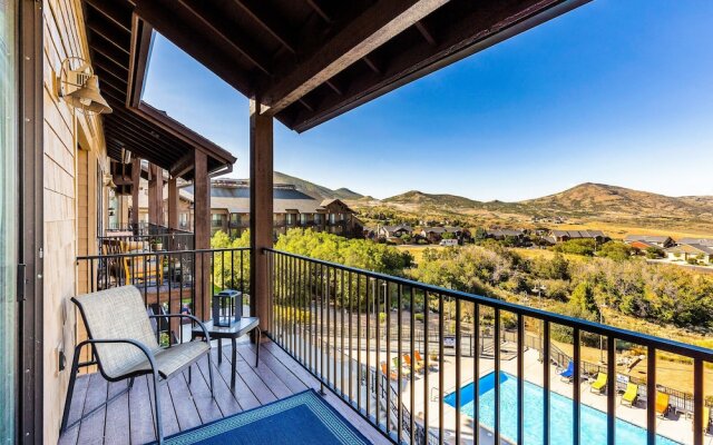 Lake View Ski Chalet