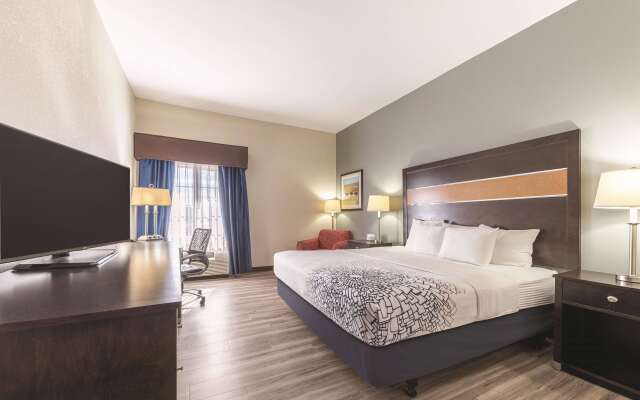 La Quinta Inn & Suites by Wyndham Tulsa - Catoosa Route 66