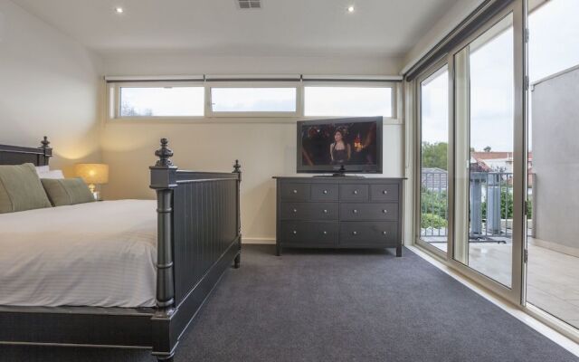 Boutique Stays - Elwood Hideaway