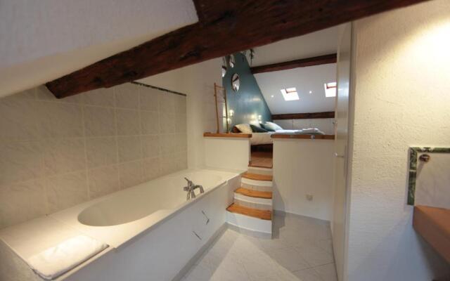 L'escalier du Château - T4 duplex 9 couchages