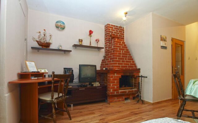 Apartment 949