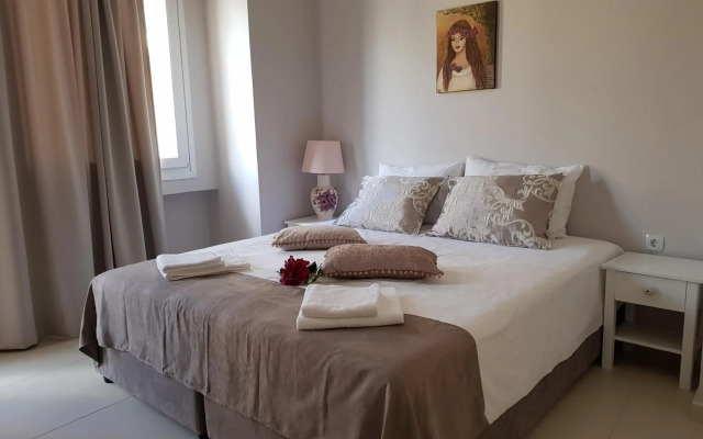 Heraklion Old Port Apartments