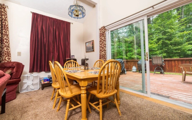 Private 3 Bedroom Home in the Woods of the White Mountains! Walk to Recreation Center - Df88e