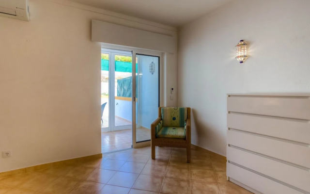 Elizabet Modern Apartment in the Heart of the Ci