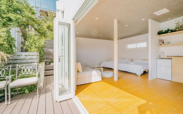 Casablanca Pool House – Guest Rooms – Kamakura