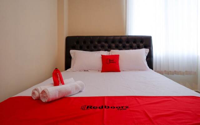 RedDoorz near Millenium Waterpark Palu