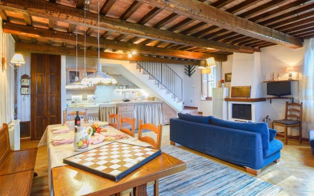 Beautiful Apartment in Monte Antico With 2 Bedrooms