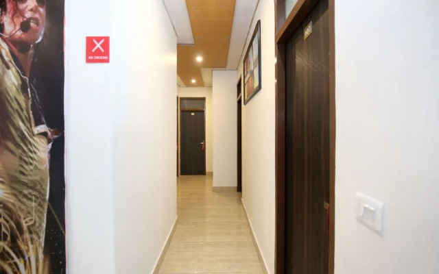 Hotel Gold Star By OYO Rooms