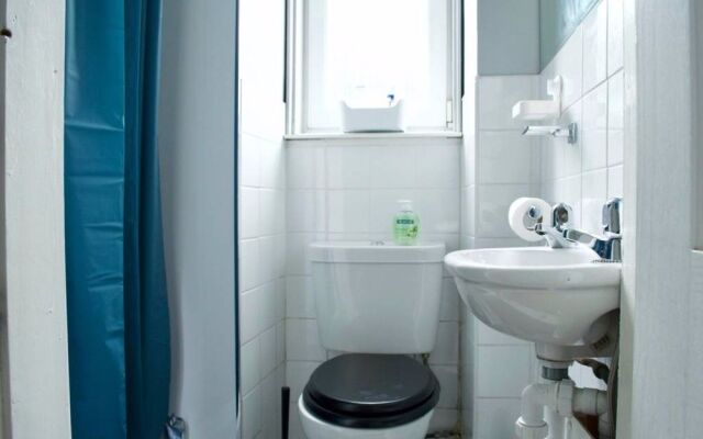 2 Bedroom Apartment Near The Shore