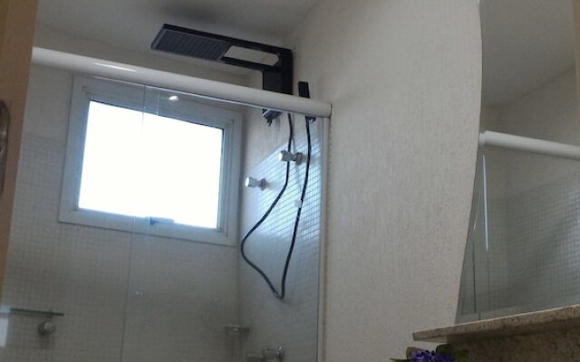 Apto com Ar Split Centro Local Imbatível