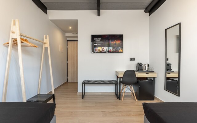 Ermoo Athens Modern Living
