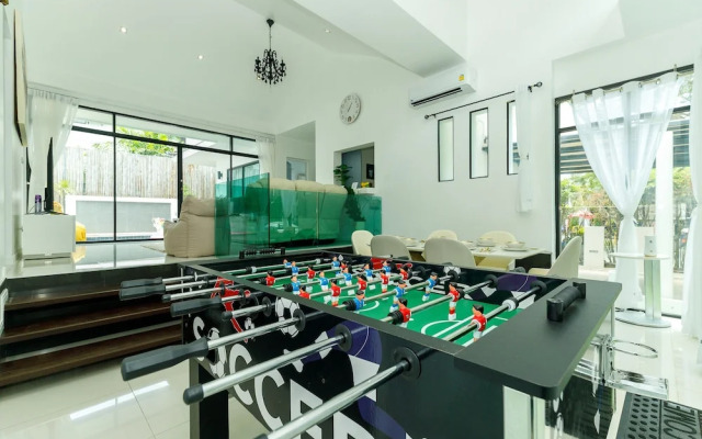 Pool villa at Kamala Regent by Lofty