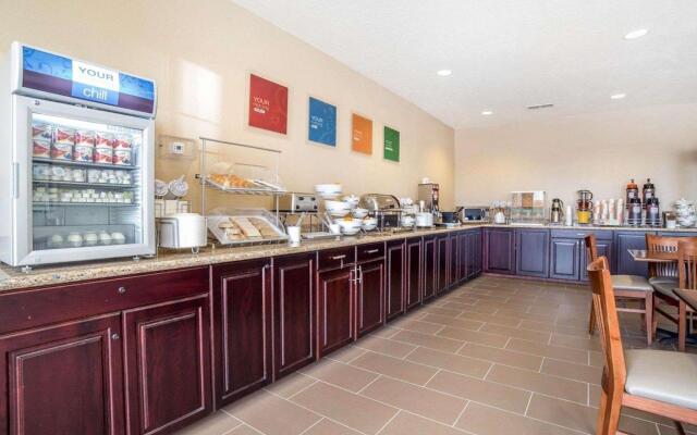 Country Inn & Suites