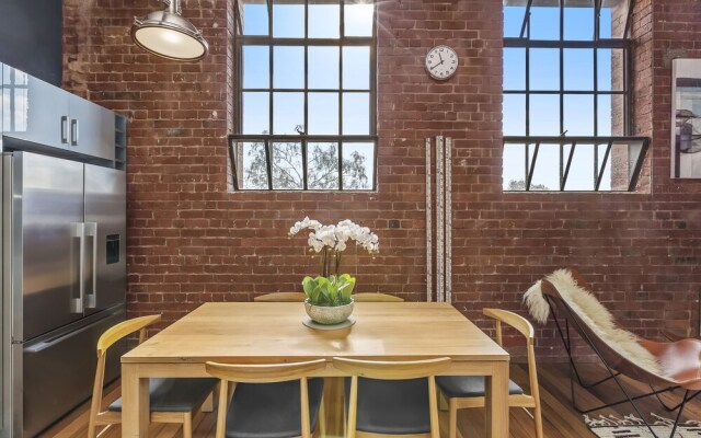 BOUTIQUE STAYS - Loft on Rose