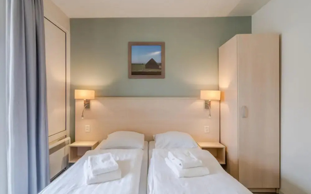 Apartment in De Koog With Free Parking