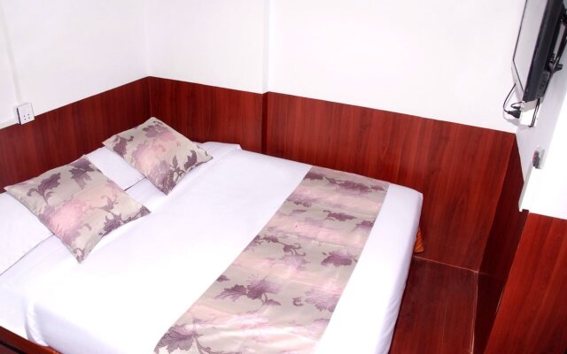 Than Lwin Hotel