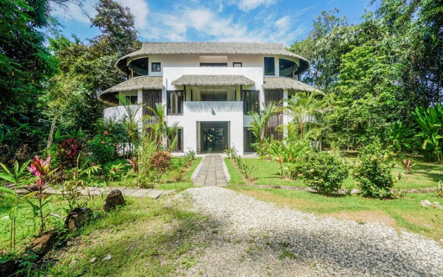 Makara Toucan Suite / 2nd Floor