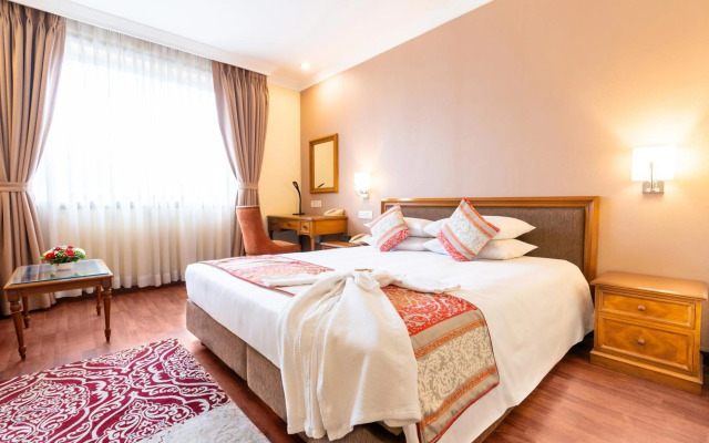 The Soaltee Kathmandu, Autograph Collection