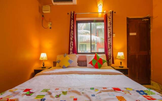 OYO 15697 Home Colorful Studio Candolim Beach