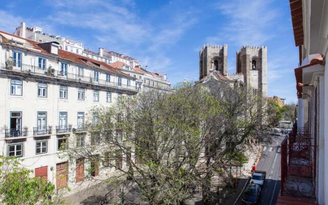 Alfama Sophisticate Flat With Balconies 2Bedrs 2Baths & AC in 19th Century Building Historic Center