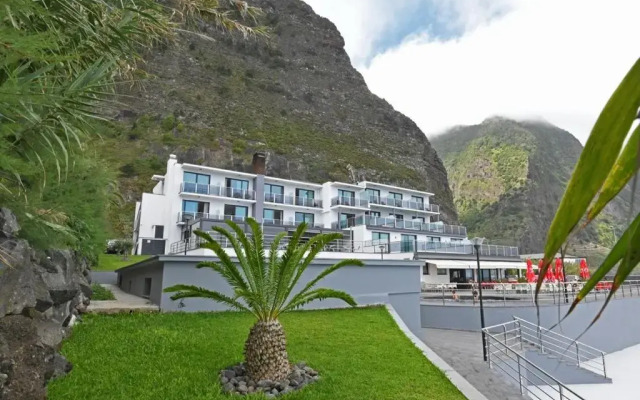 Calamar Hotel