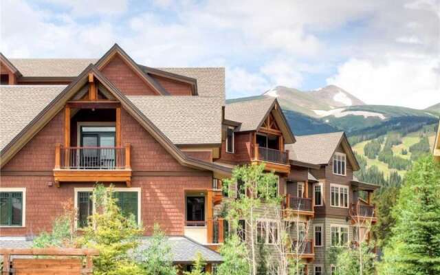 Luxury 2 Bedroom Breckenridge Vacation Rental with Stunning Mountain Views Just Steps from Historic Main Street